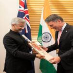 Foreign Minister S. Jaishankar gave this special gift of Virat Kohli to the Deputy Prime Minister of Australia